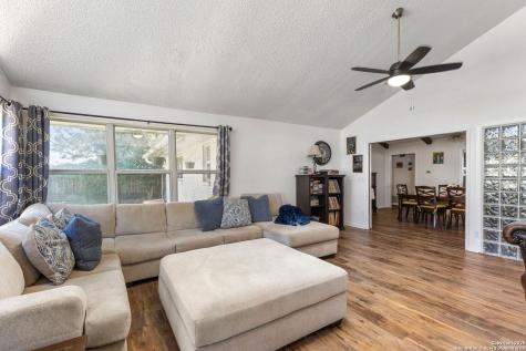 713 Fawndale Lane Windcrest TX 78239