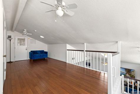 713 Fawndale Lane Windcrest TX 78239