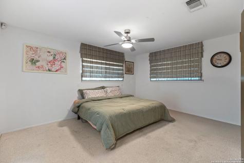713 Fawndale Lane Windcrest TX 78239