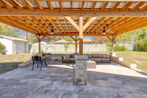 713 Fawndale Lane Windcrest TX 78239