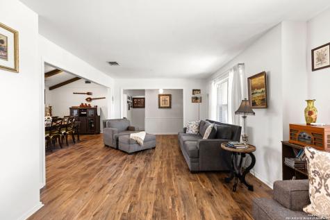 713 Fawndale Lane Windcrest TX 78239