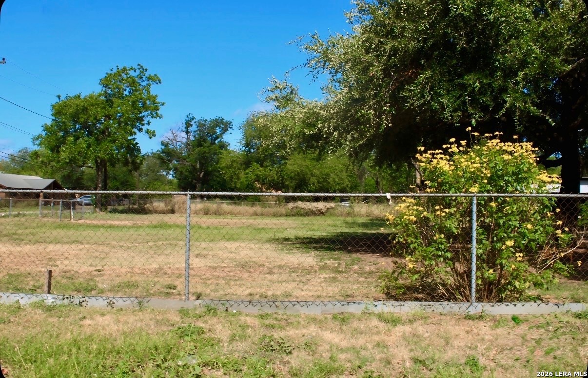 311 N Mulberry Street Pearsall TX 78061