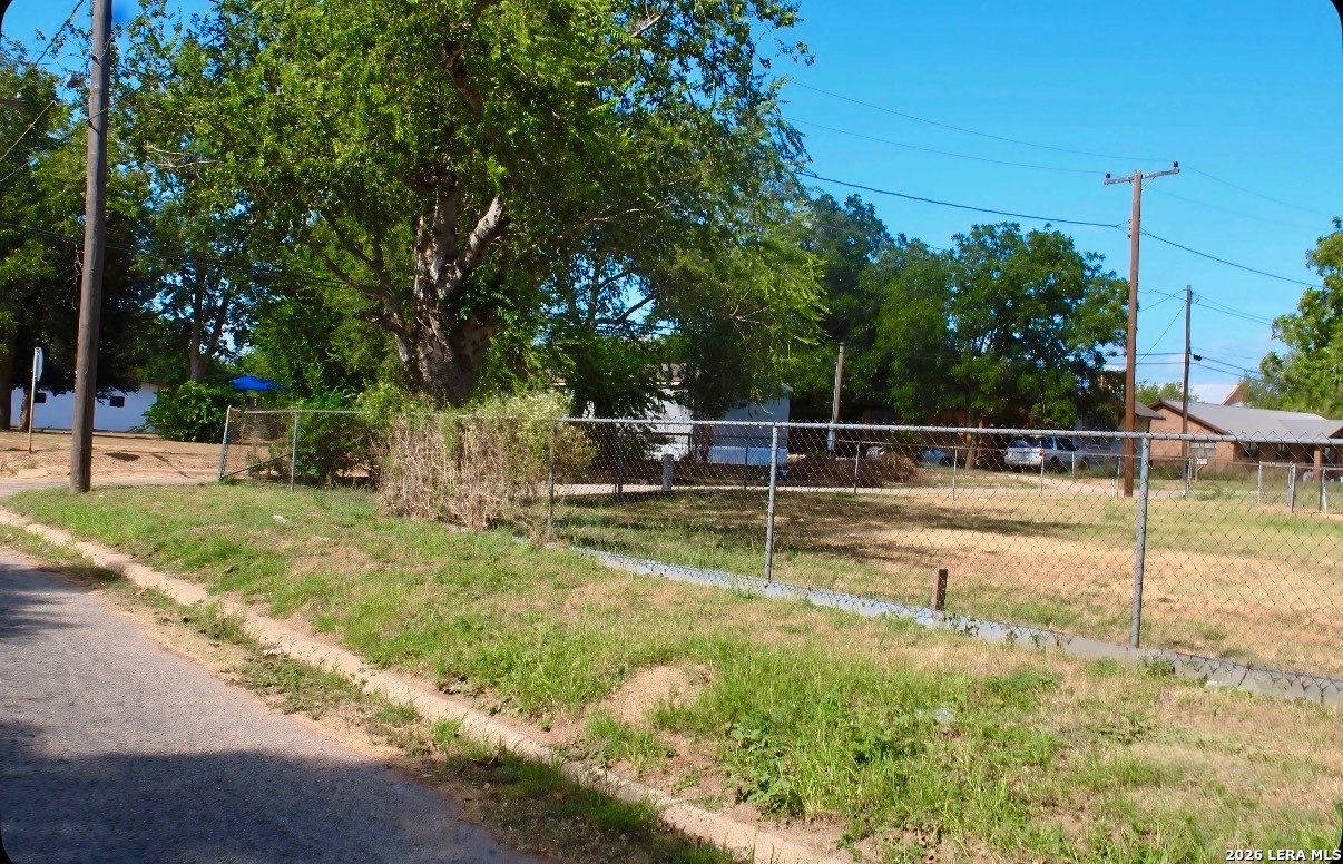 311 N Mulberry Street Pearsall TX 78061