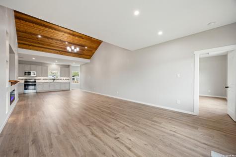 316 Royal Oaks Drive Somerset TX 78069