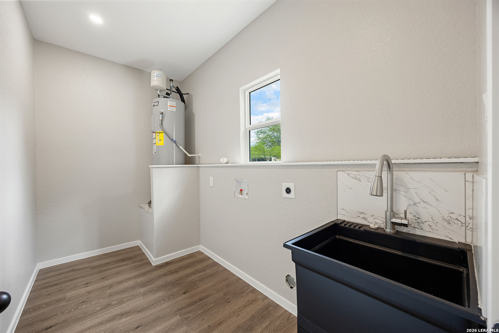 316 Royal Oaks Drive Somerset TX 78069