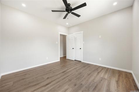 316 Royal Oaks Drive Somerset TX 78069