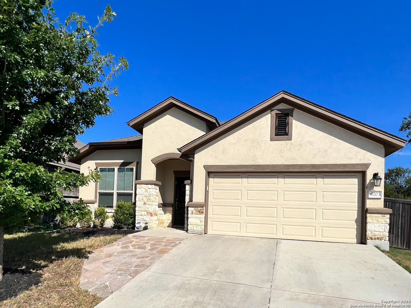 8203 Snowdeal Lane San Antonio TX 78255