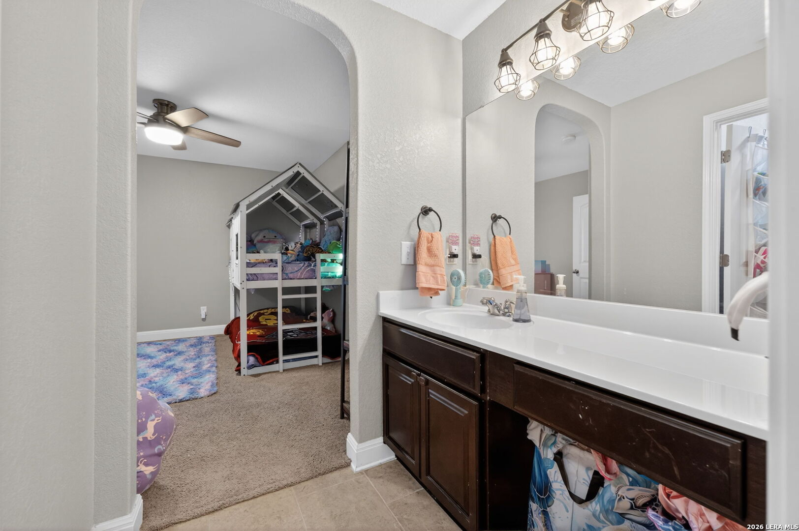 22811 Akin Town San Antonio TX 78261