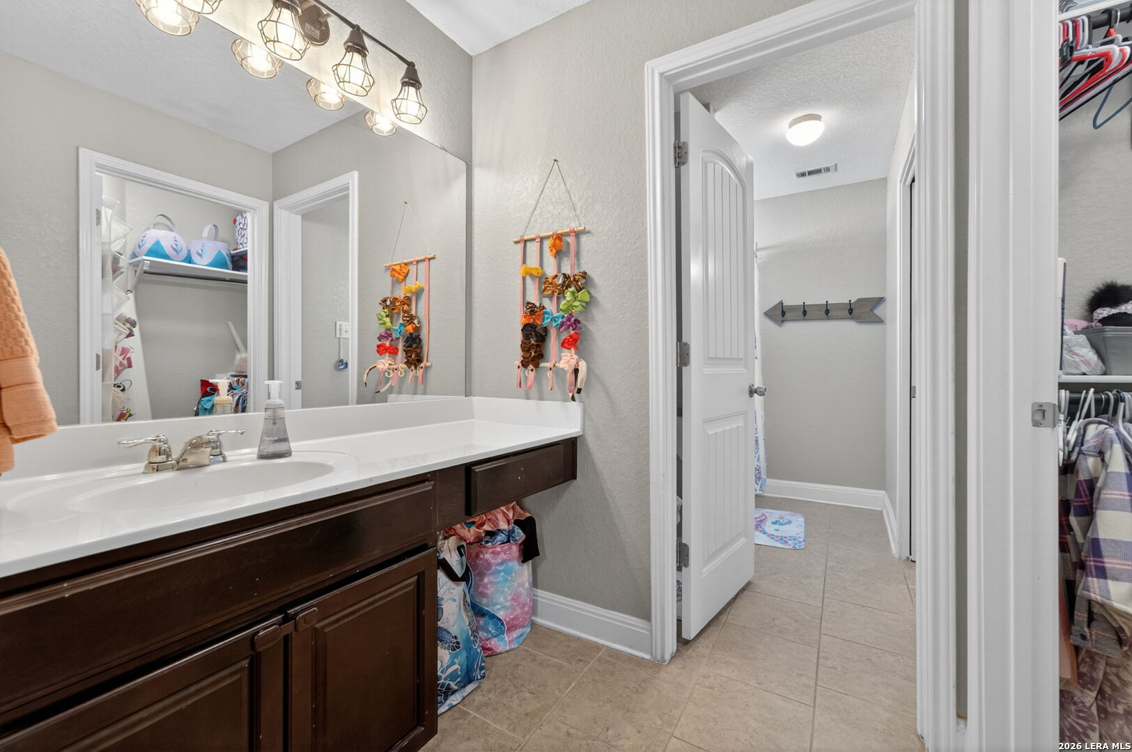 22811 Akin Town San Antonio TX 78261