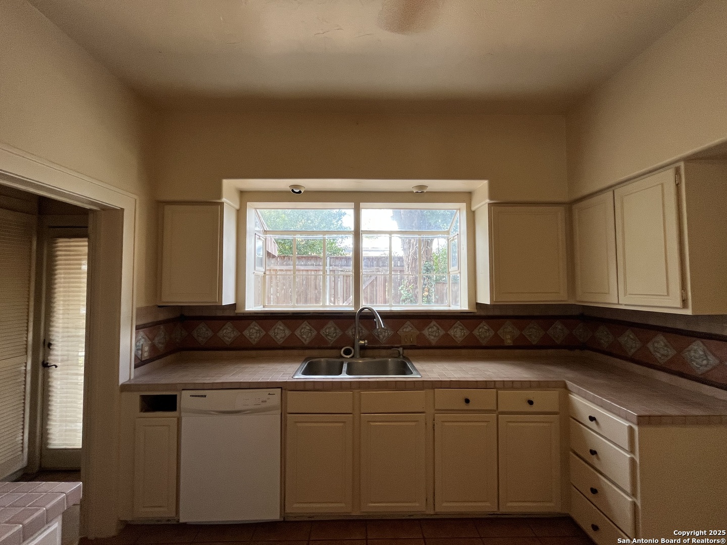 122 E Hollywood San Antonio TX 78212