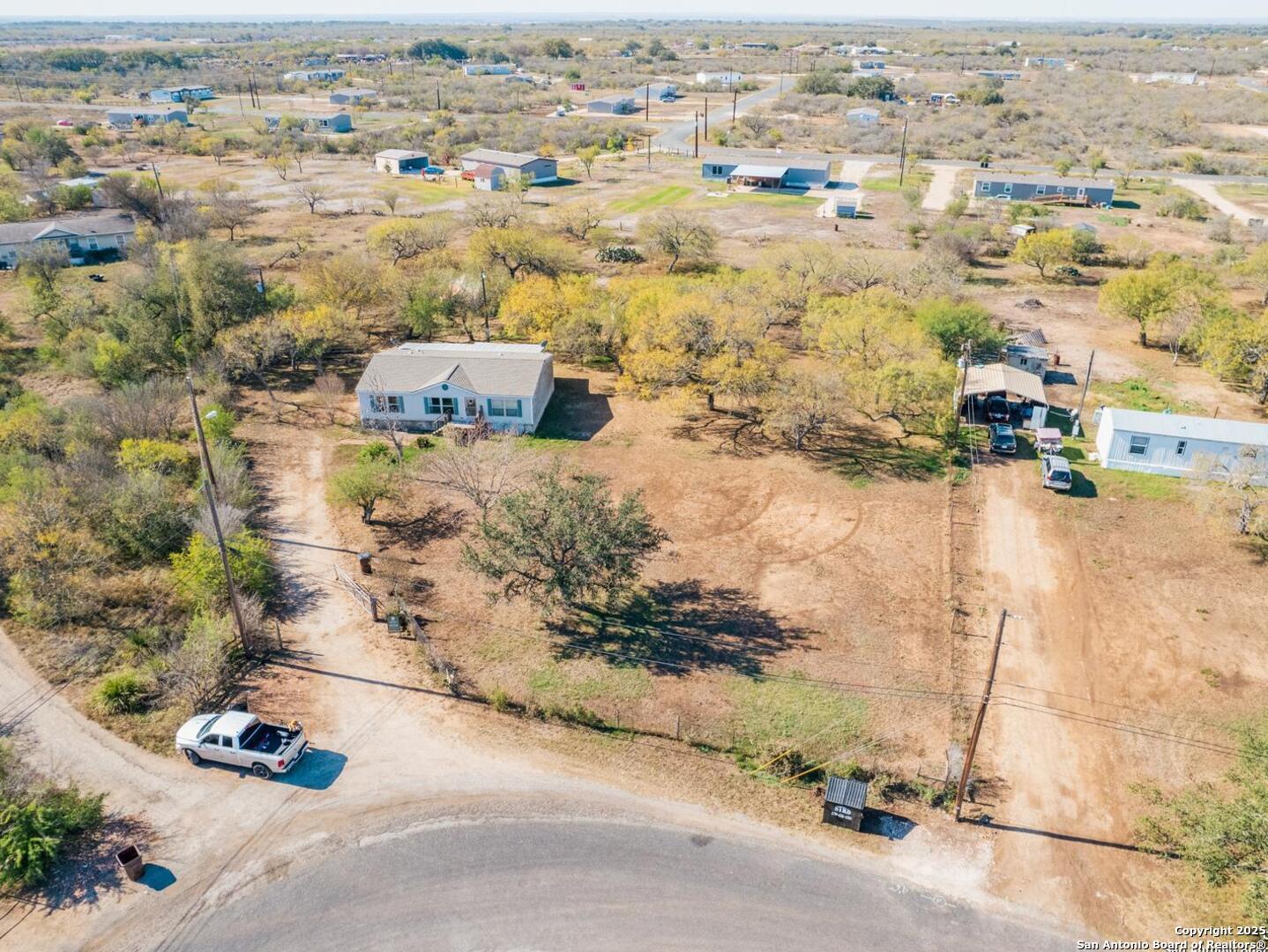284 County Road 4637 Hondo TX 78861