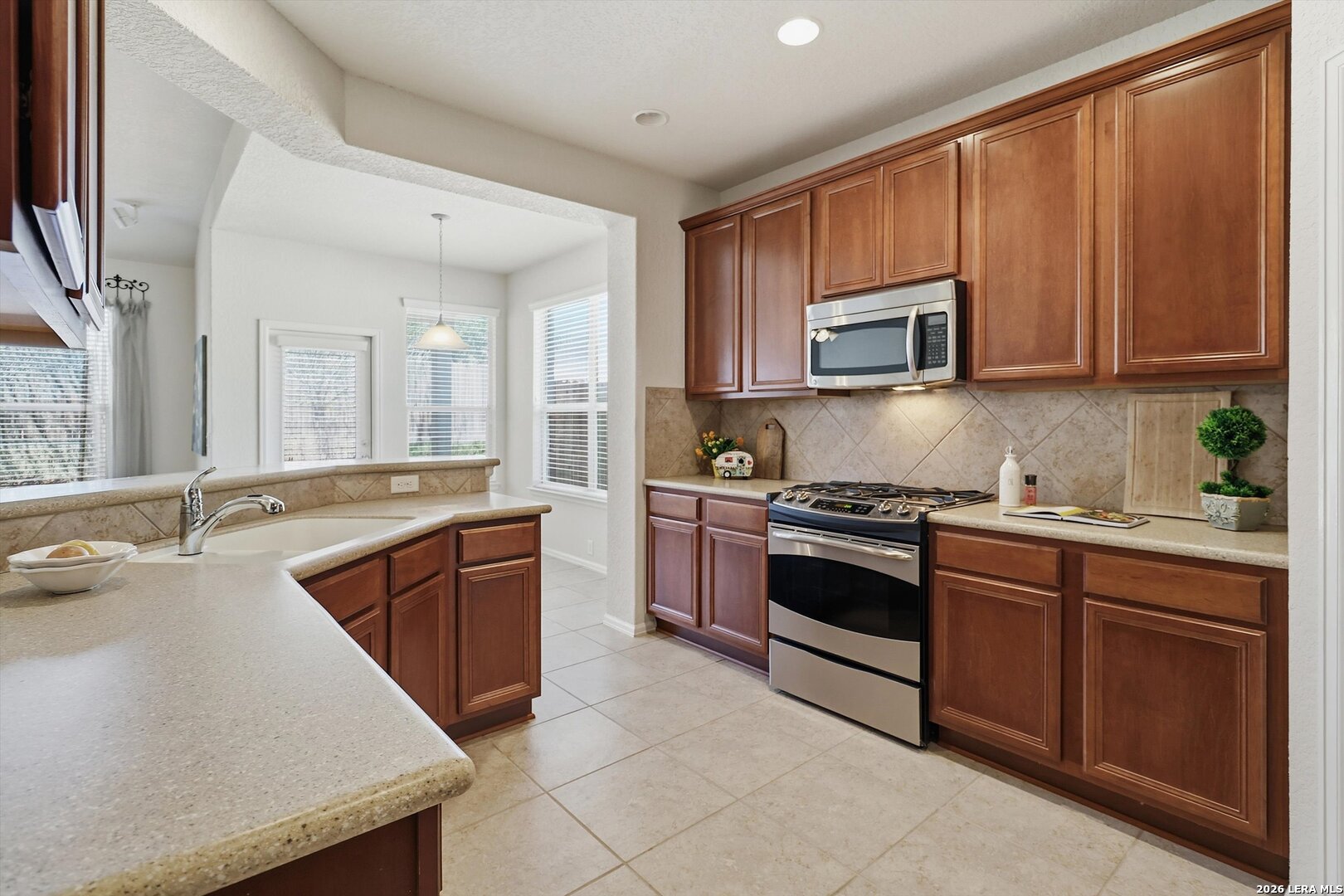 1039 Chase Creek San Antonio TX 78260