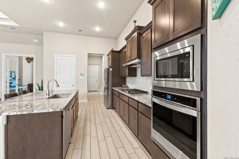 527 James Way Castroville TX 78009