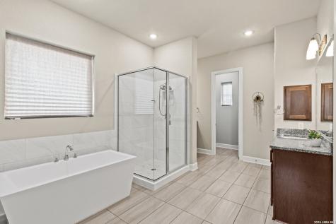527 James Way Castroville TX 78009