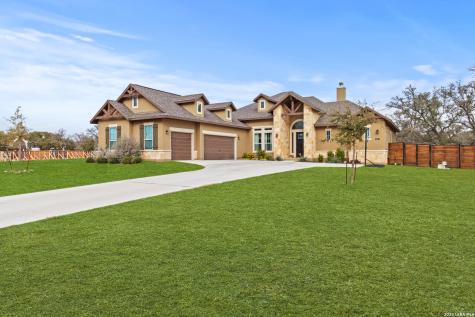 527 James Way Castroville TX 78009