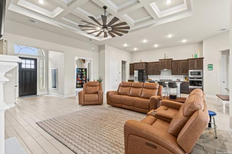 527 James Way Castroville TX 78009