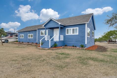350 Country Trail Pleasanton TX 78064