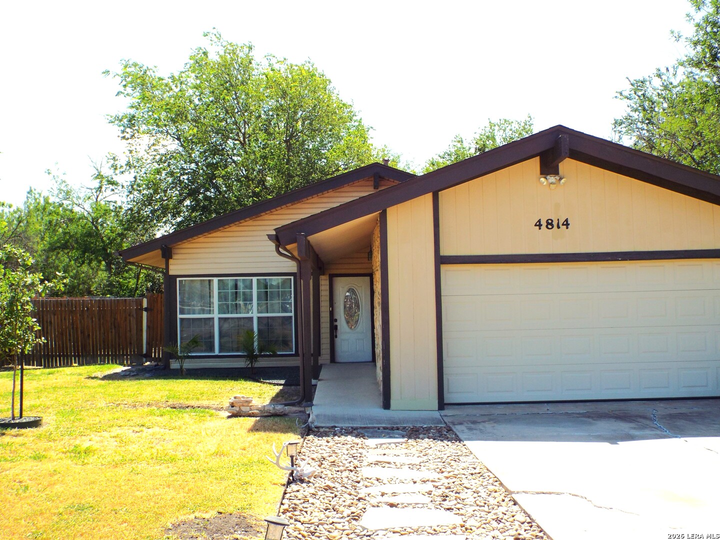 4814 Castle Cross San Antonio TX 78218