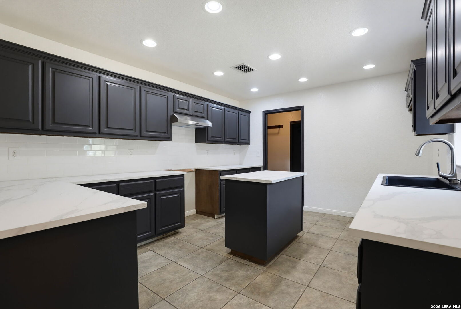 1860 County Road 6710 Lytle TX 78052