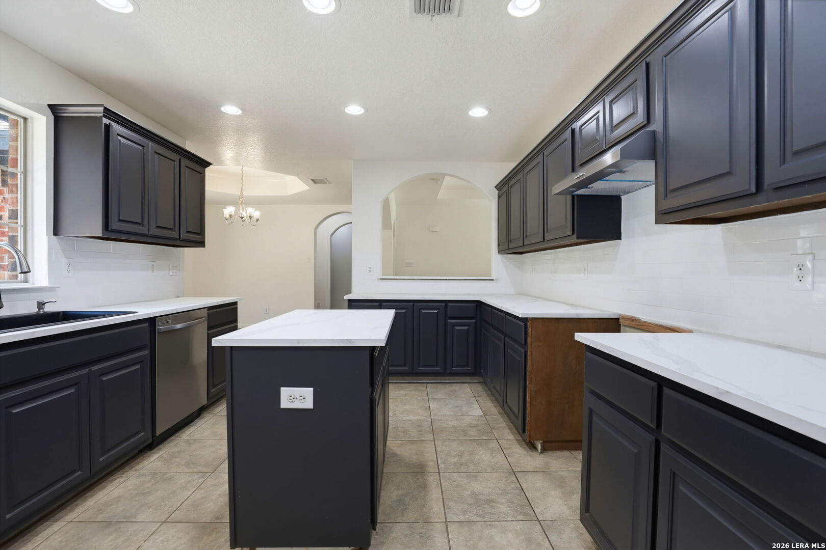 1860 County Road 6710 Lytle TX 78052