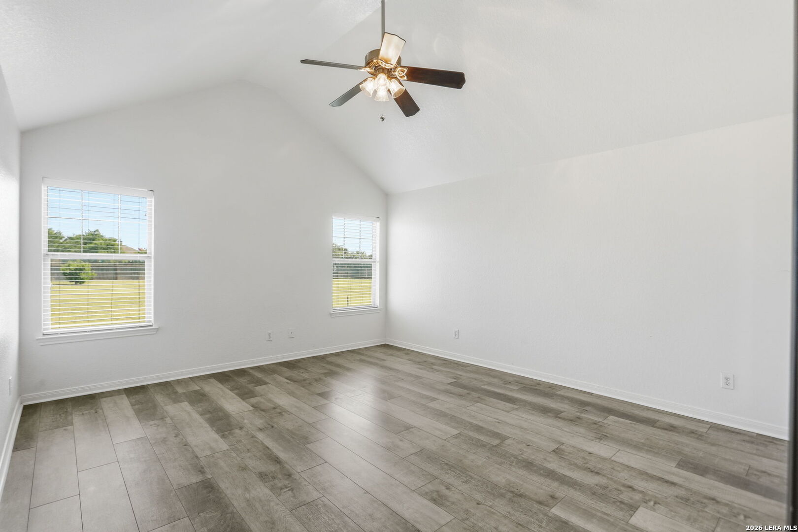 1860 County Road 6710 Lytle TX 78052