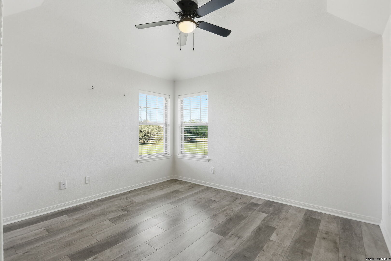 1860 County Road 6710 Lytle TX 78052