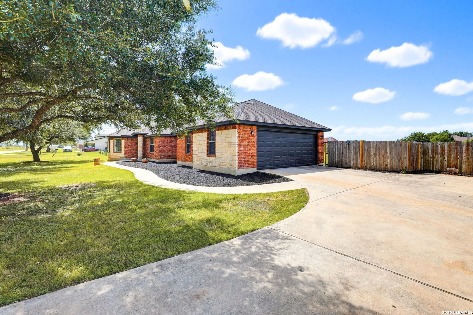 1860 County Road 6710 Lytle TX 78052