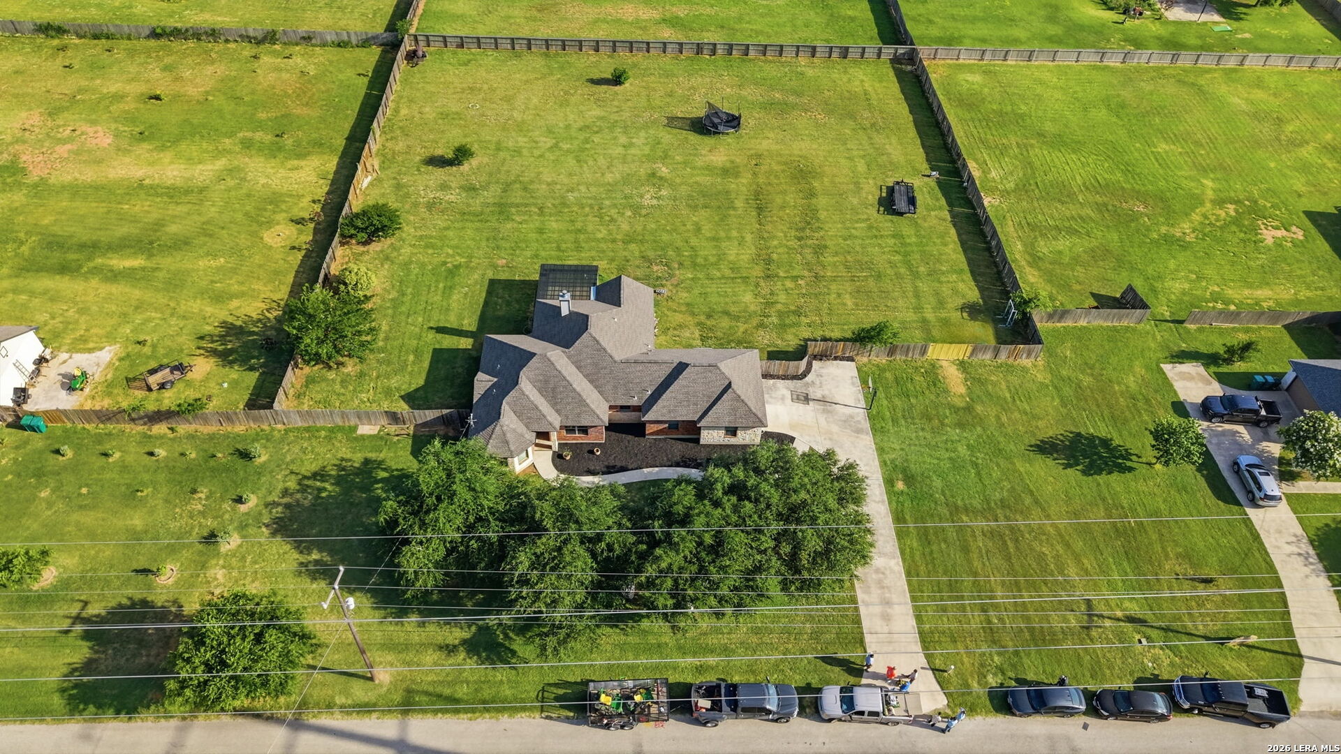 1860 County Road 6710 Lytle TX 78052