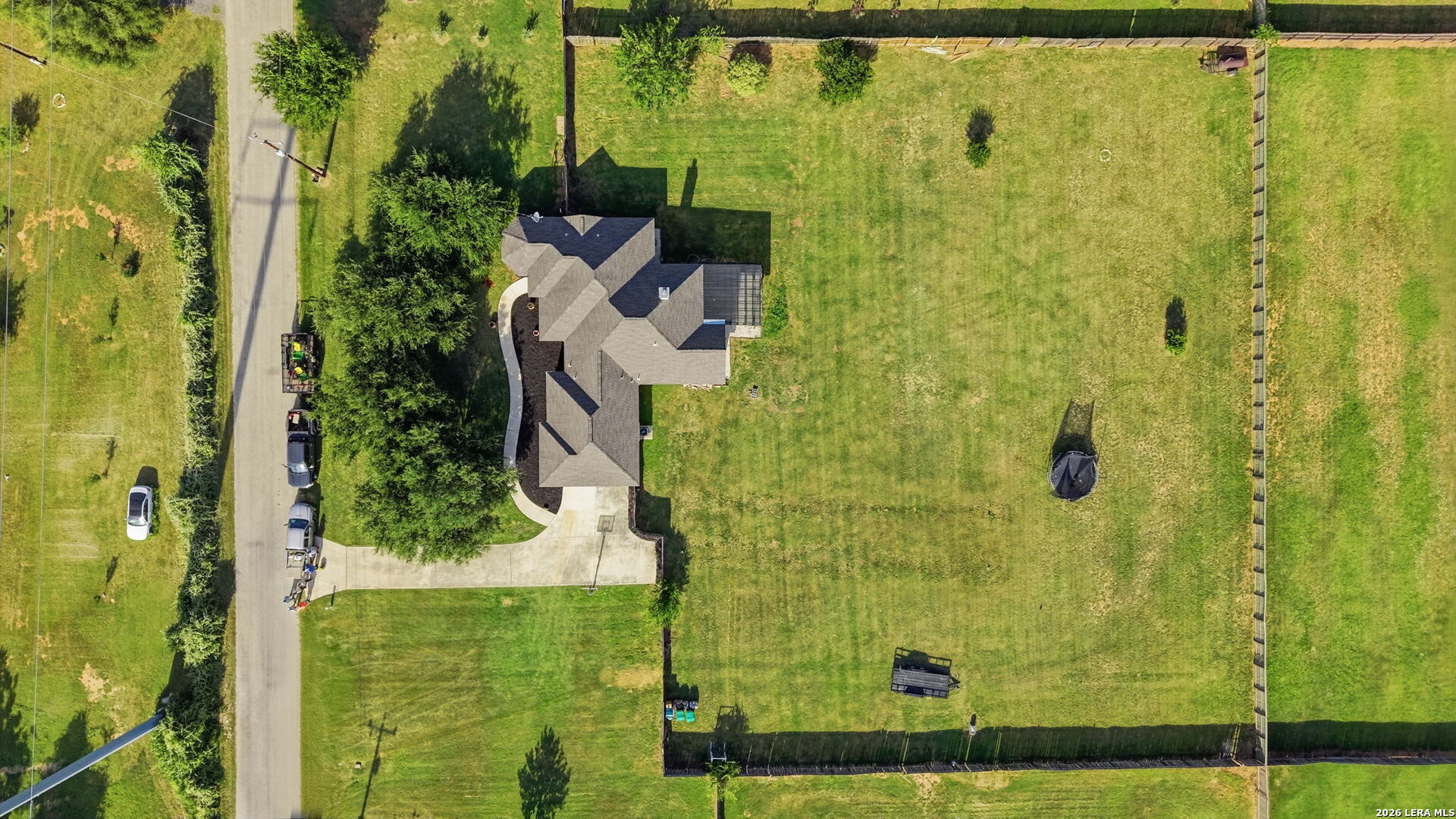 1860 County Road 6710 Lytle TX 78052