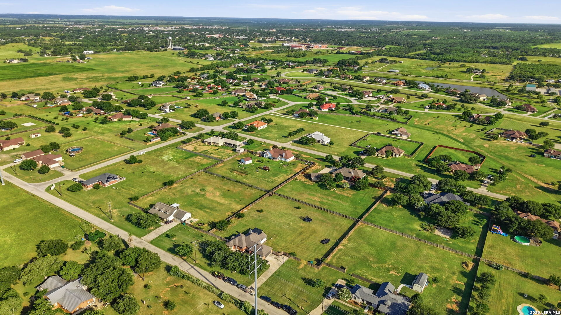 1860 County Road 6710 Lytle TX 78052