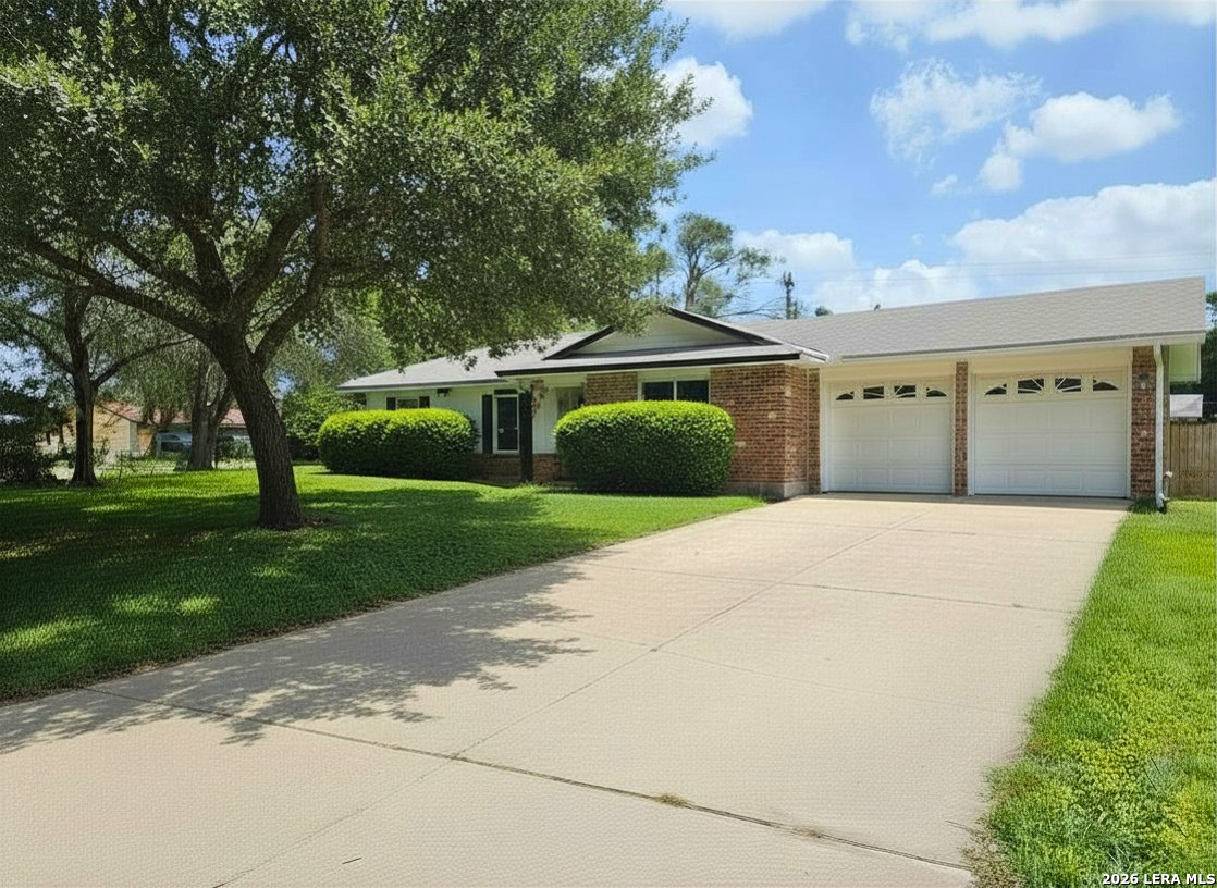 4438 First View Drive San Antonio TX 78217