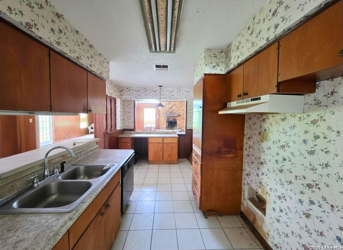4438 First View Drive San Antonio TX 78217