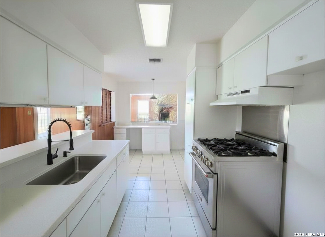 4438 First View Drive San Antonio TX 78217