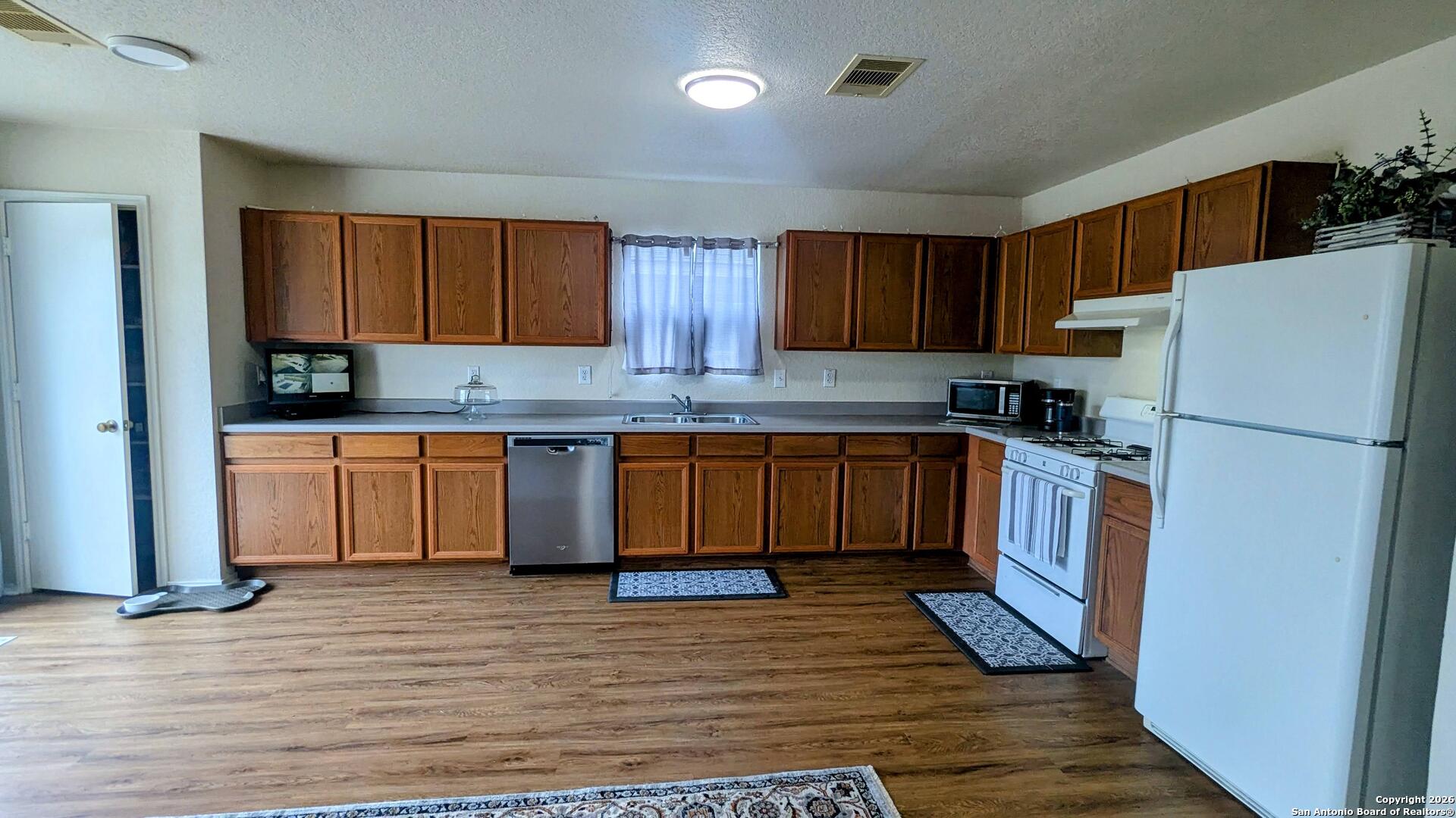 1334 Sunbend San Antonio TX 78224