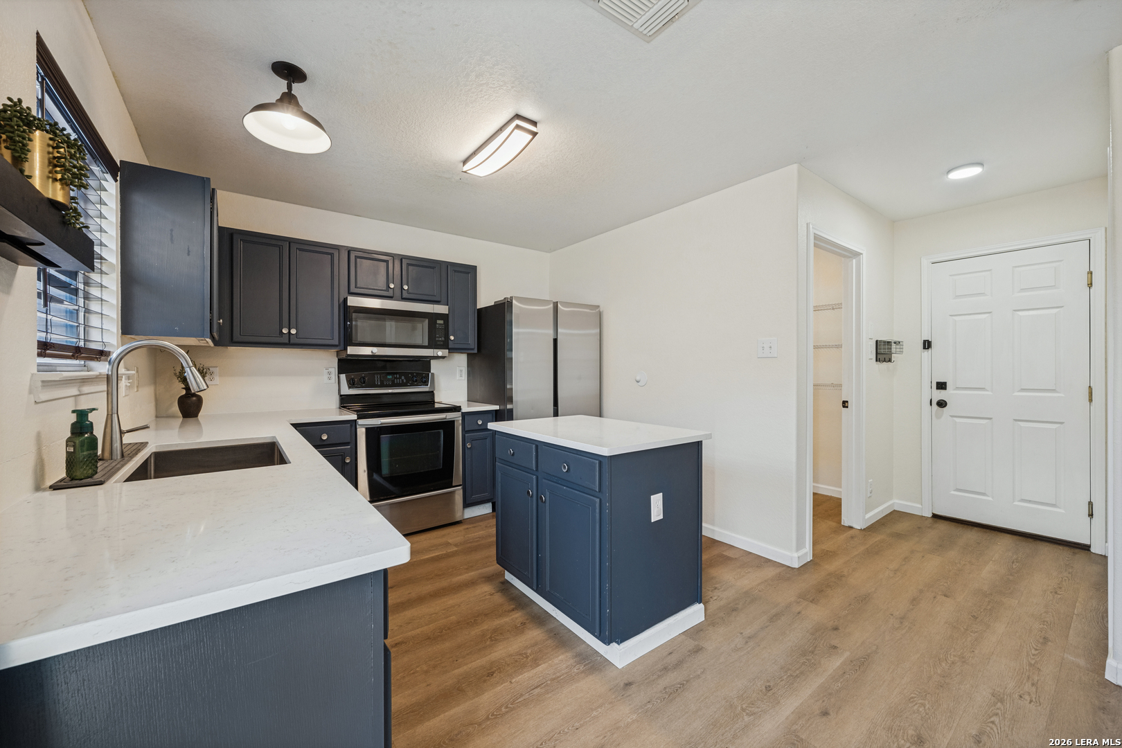 8443 Lone Shadow Trail Converse TX 78109