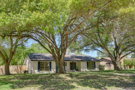 1504 30th Street Hondo TX 78861