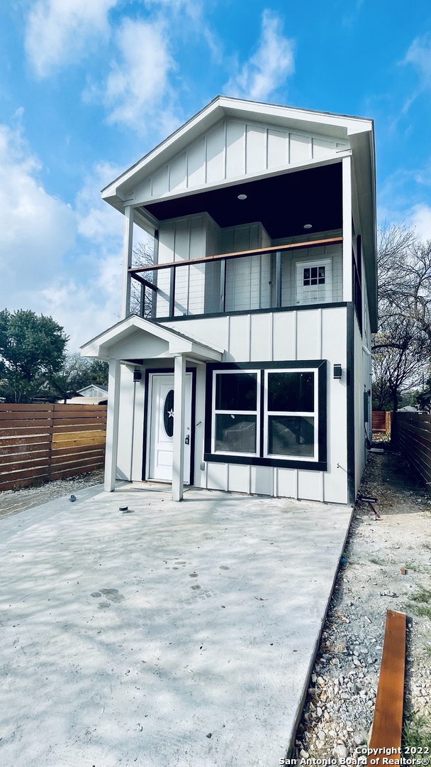 335 S San Eduardo Avenue San Antonio TX 78237