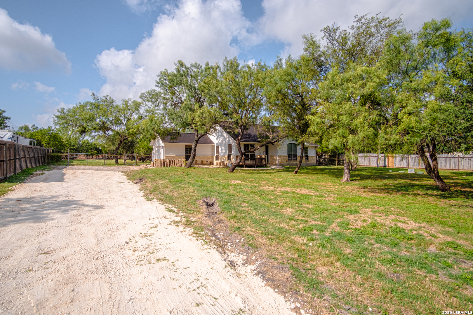 915 County Road 3822 San Antonio TX 78253