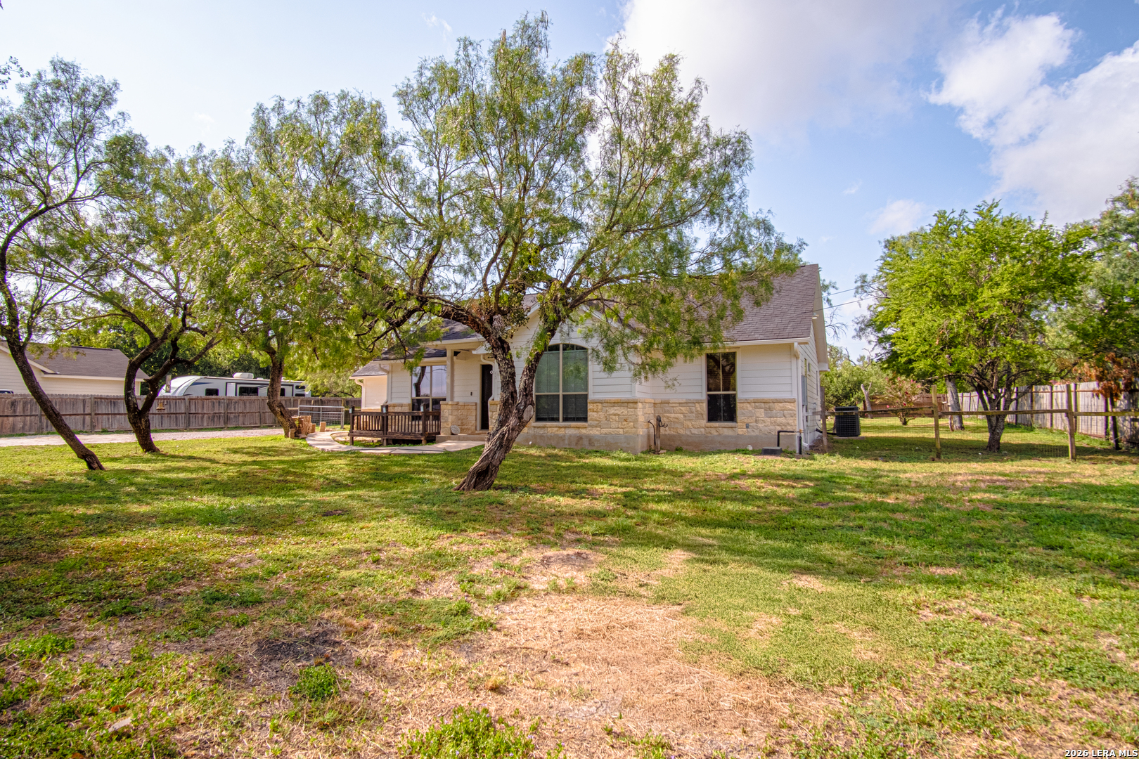 915 County Road 3822 San Antonio TX 78253