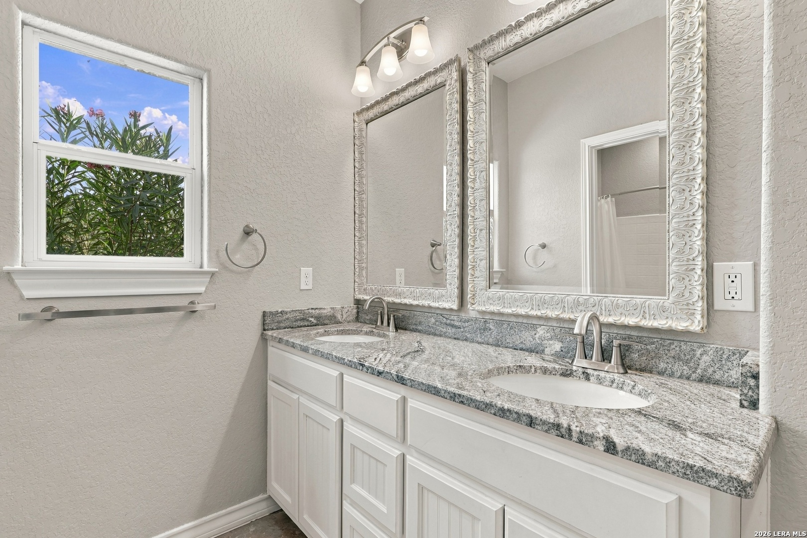 254 Broken Arrow Floresville TX 78114