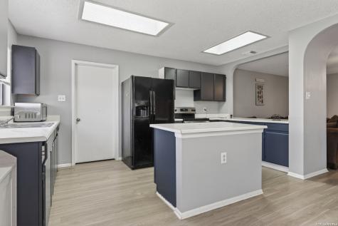 5827 Summer Fest Drive San Antonio TX 78244