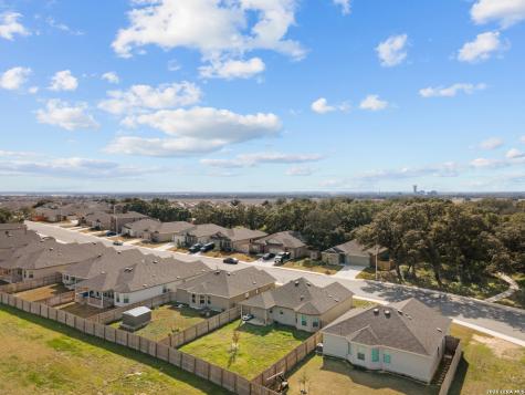 1021 Eagle Crossing Seguin TX 78155