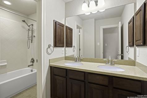 12606 Flower Bend San Antonio TX 78253