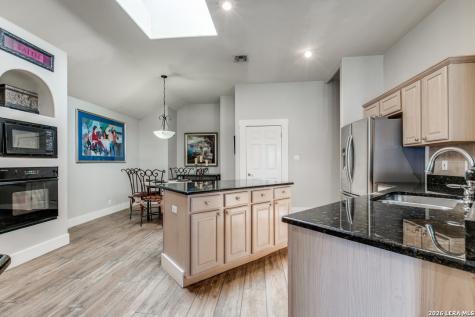 19102 E Birdsong San Antonio TX 78258