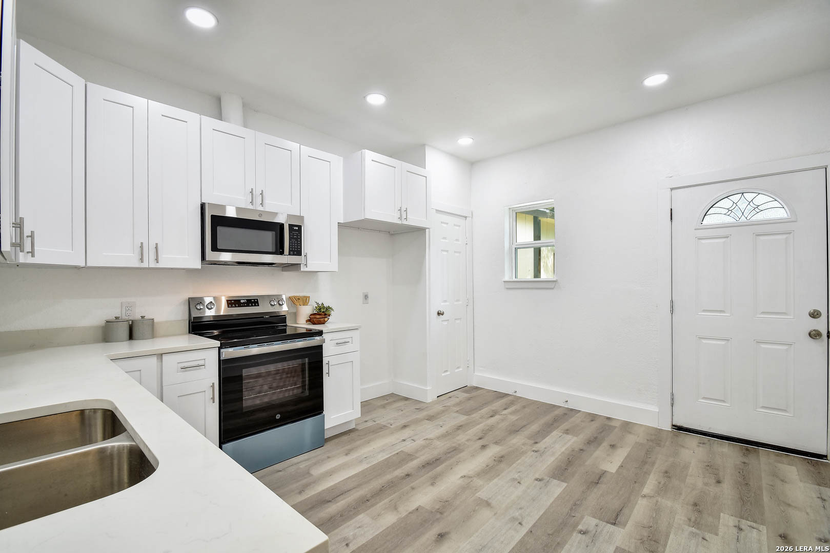 911 W Wildwood Drive San Antonio TX 78201