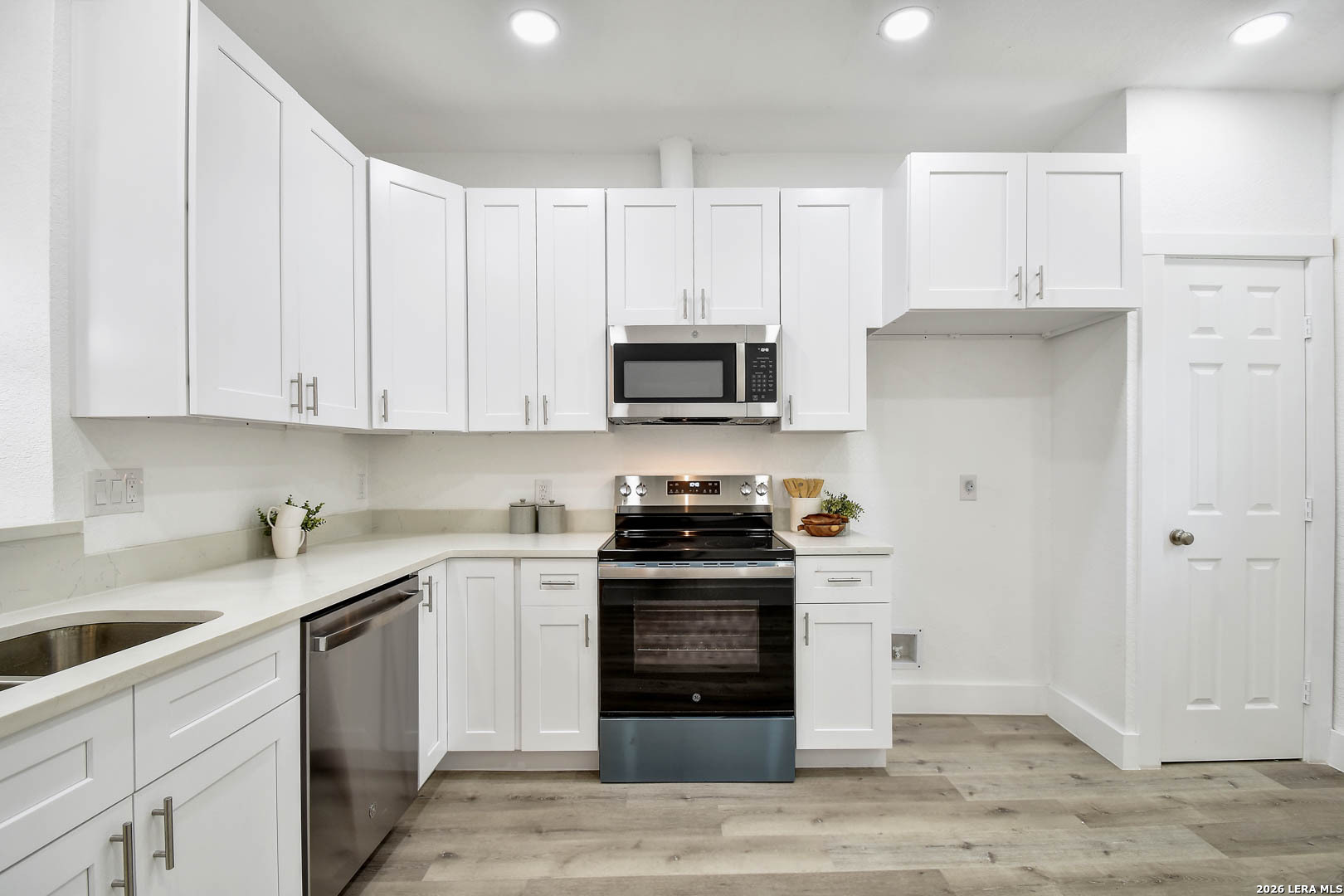 911 W Wildwood Drive San Antonio TX 78201