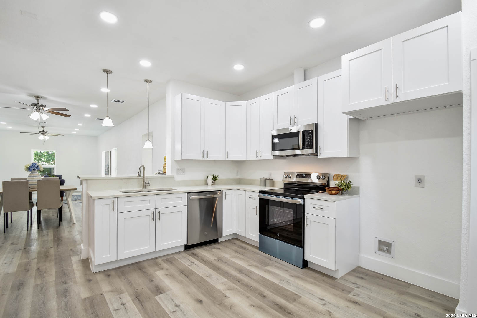 911 W Wildwood Drive San Antonio TX 78201