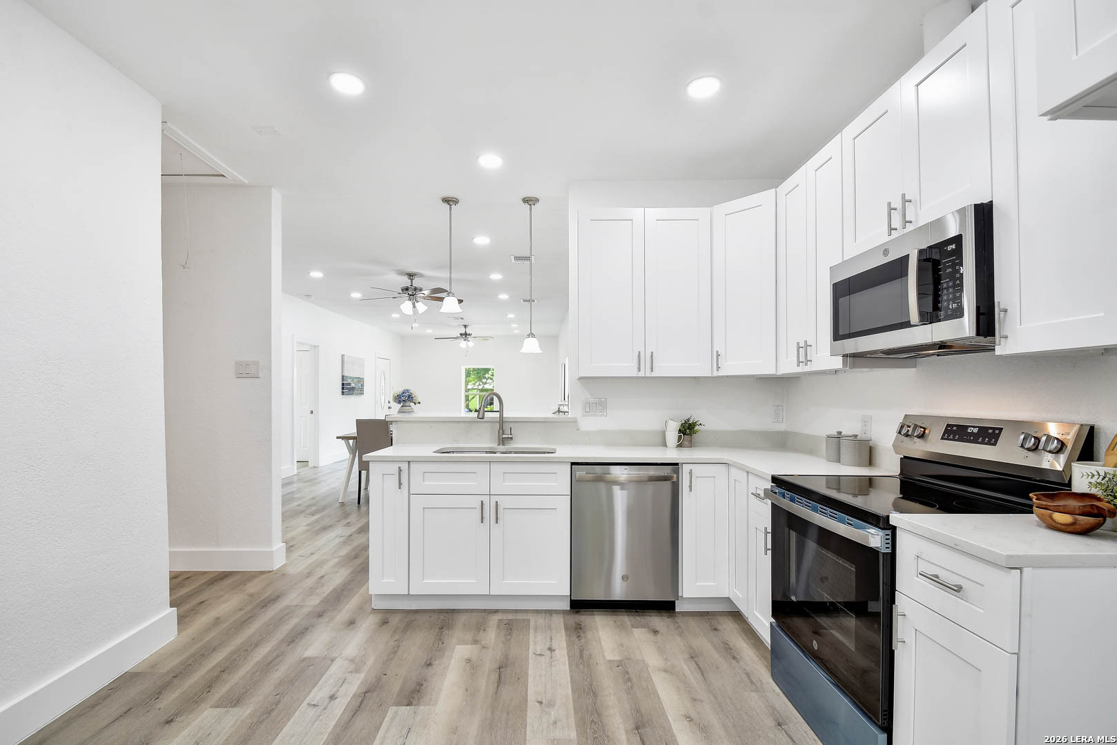 911 W Wildwood Drive San Antonio TX 78201