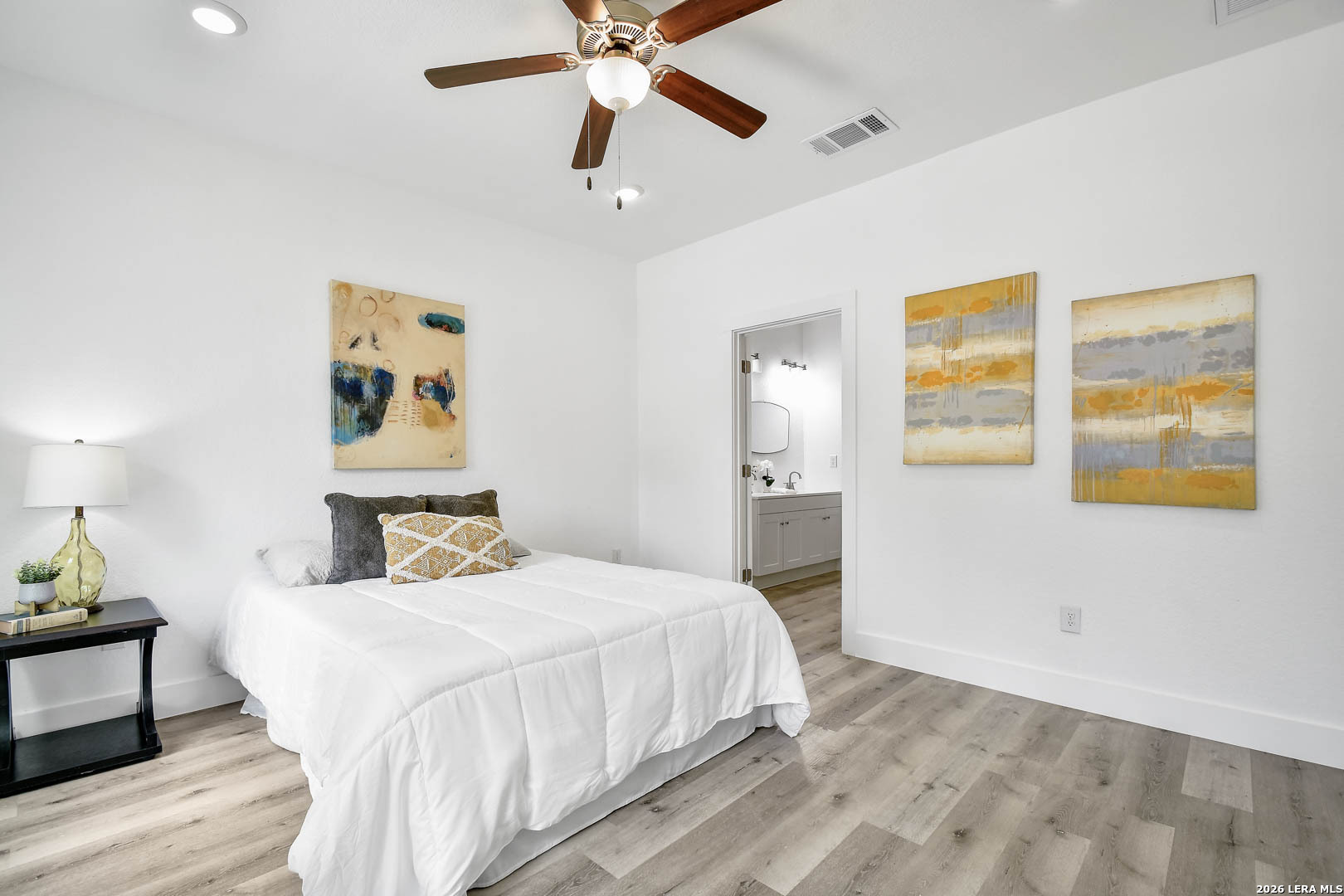 911 W Wildwood Drive San Antonio TX 78201