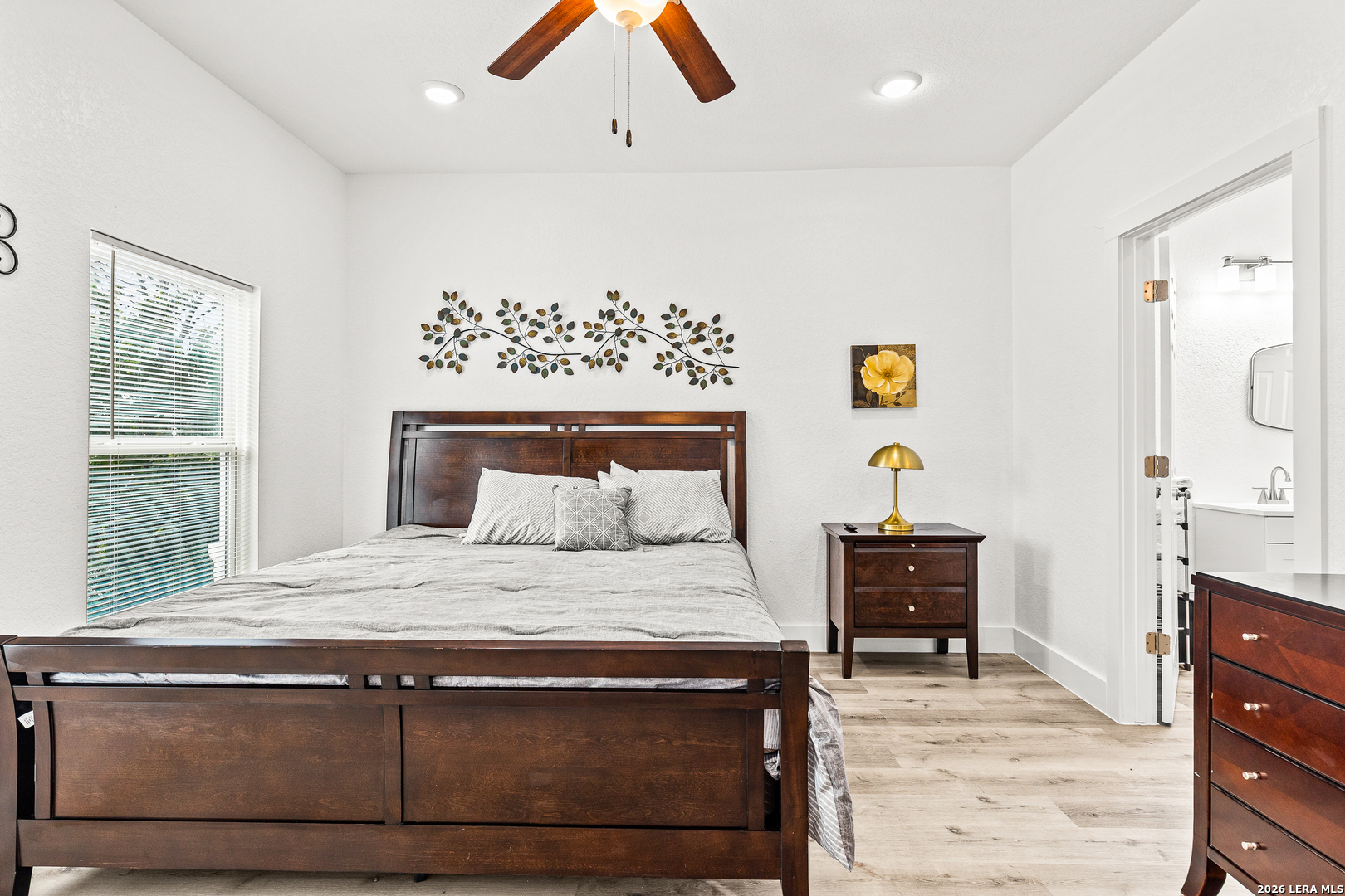 911 W Wildwood Drive San Antonio TX 78201